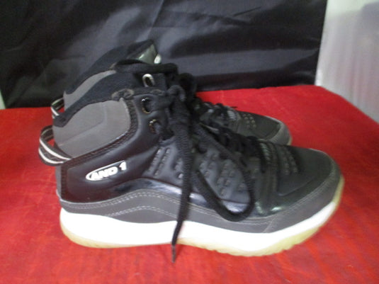 Used ANd1 F20 Kids Basketball Shoes Size 2
