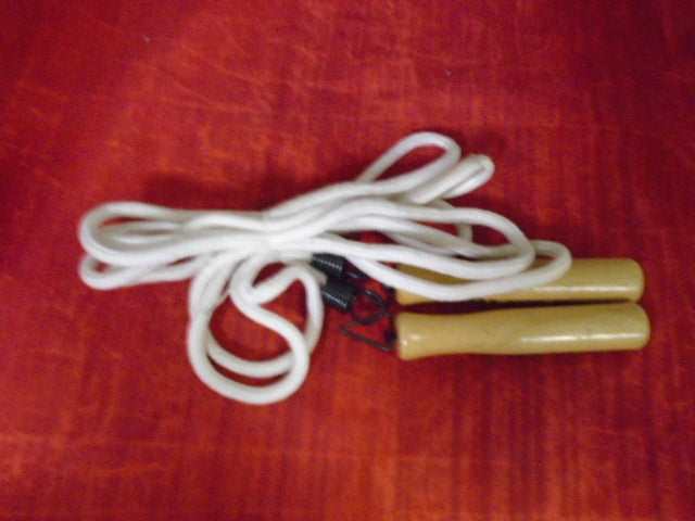 Load image into Gallery viewer, Used Gold&#39;s Gym Classic Nylon Rope Jump Rope
