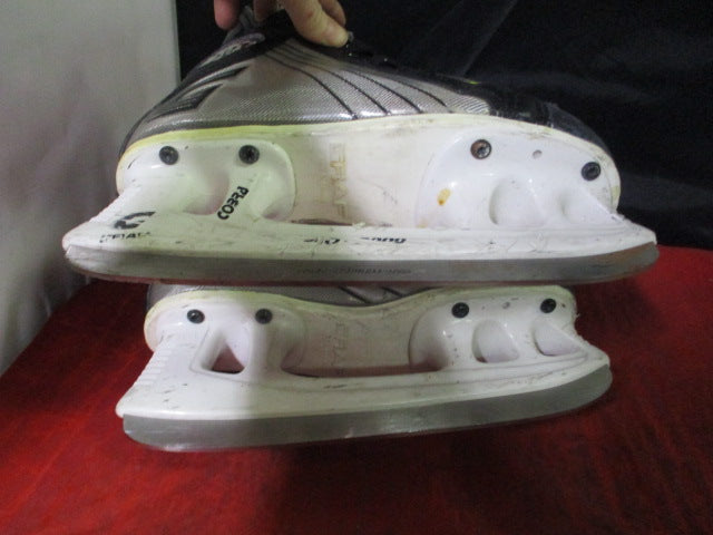 Load image into Gallery viewer, Used Graf Supra 503 Hockey Skates Size 4
