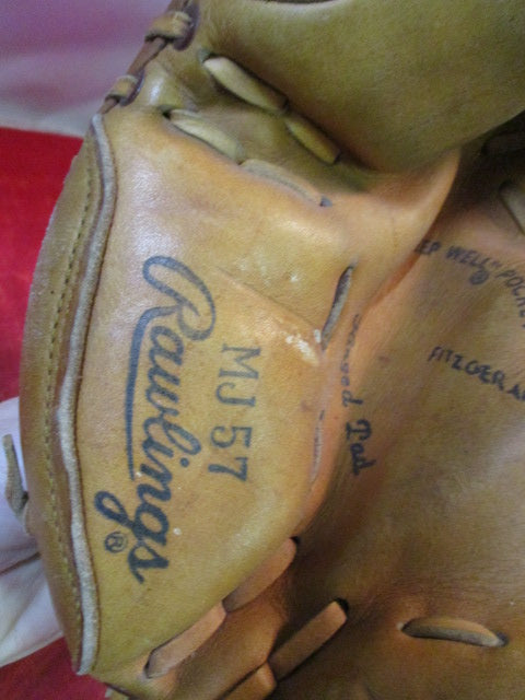 Load image into Gallery viewer, Used Vintage Rawlings MJ57 Leather Catcher&#39;s Mitt

