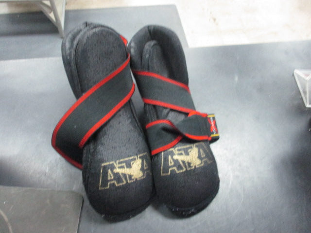 Load image into Gallery viewer, Used ATA Sparring Shoes Size 3
