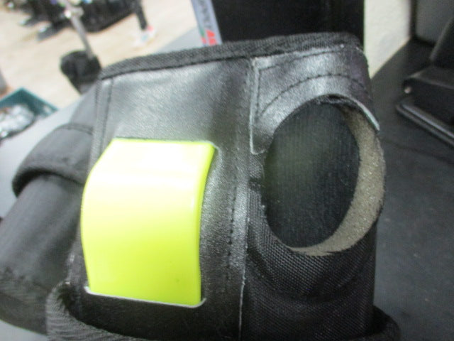 Load image into Gallery viewer, Used Franklin Wrist Guards Size Large
