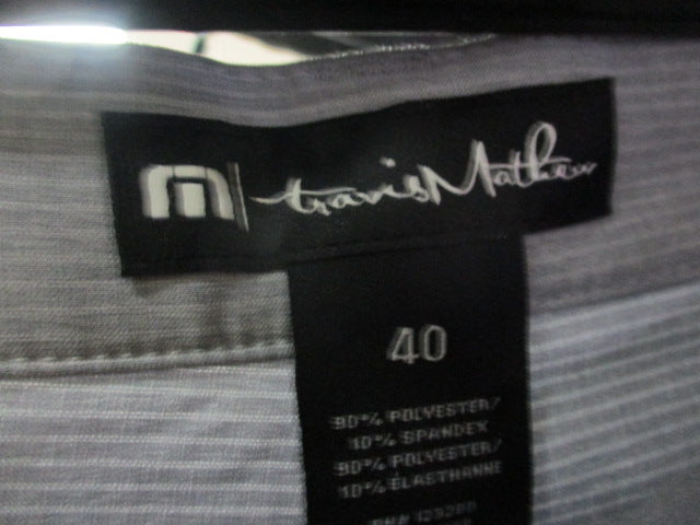 Load image into Gallery viewer, Travis Mathew Golf Shorts Size 40
