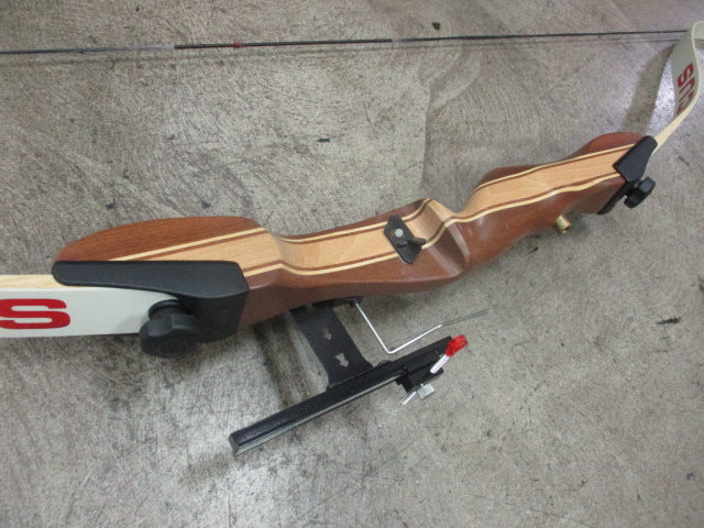 Load image into Gallery viewer, Used Focus Fuse 62&quot; Recurve Bow W/ Fleetwood Sight
