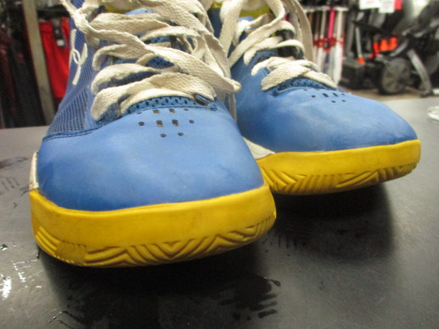 Load image into Gallery viewer, Used Under Armour Size 6.5 Basketball Shoes
