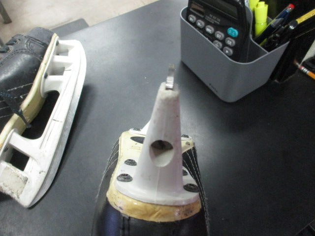 Load image into Gallery viewer, Used Graf Supra 502 Hockey Skates
