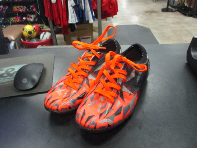 Load image into Gallery viewer, Used Tiebao Soccer Turf Soccer Shoes
