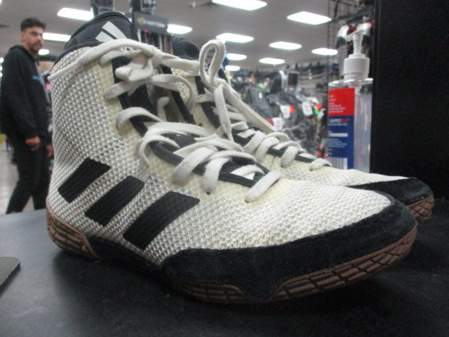 Load image into Gallery viewer, Used Adidas Wrestling Shoes Size 4
