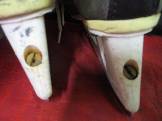 Load image into Gallery viewer, Used Graf Supra 503 Hockey Skates Size Unknow
