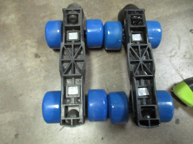 Load image into Gallery viewer, Used Schwinn Adjustable 2-in-1 Roller / Inlines Skates Size 1-4
