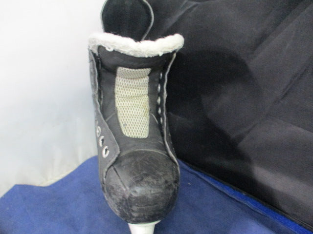 Load image into Gallery viewer, Used Bauer 150 Supreme Hockey Skates Youth Size 3 - missing laces &amp; worn
