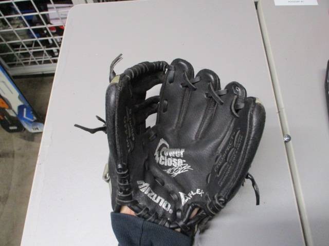 Load image into Gallery viewer, Used Mizuno Baseball Glove Black 9 Inch
