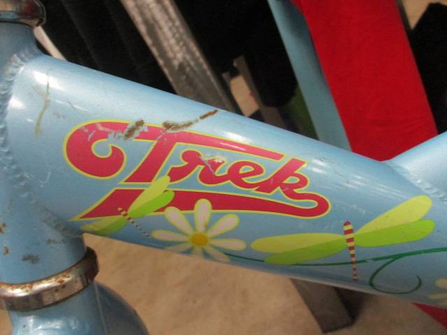 Load image into Gallery viewer, Used Trek Mystic 16&quot; Girls Bike
