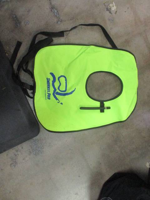 Load image into Gallery viewer, Used Scuba Pro  Snorkel Pro Lifejacket
