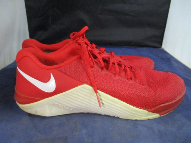 Load image into Gallery viewer, Used Nike Metcon Workout Shoes Size 13
