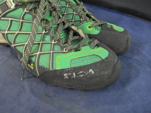 Load image into Gallery viewer, Used Women&#39;s Salewa Hiking Shoes Size 7.5
