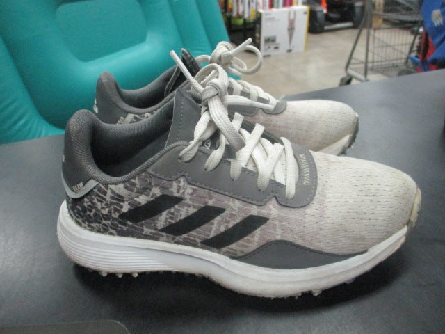 Load image into Gallery viewer, Used Adidas Turf Shoes Size 2.5
