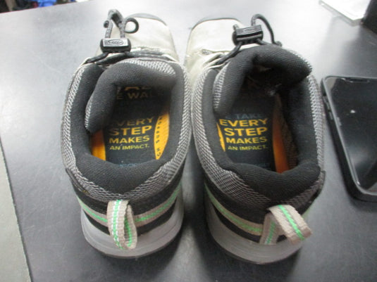 Used Keen Hiking Shoes Size 3