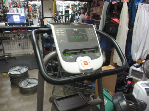 Used Precor EFX 5.31 Elliptical Cross Trainer With Only 153 Hours Of Use