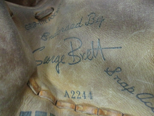 Load image into Gallery viewer, Vintage Rawlings Mickey Mantle Leather Baseball Glove
