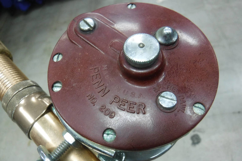Load image into Gallery viewer, Used Eagle Claw 8&#39;5&quot; Pole With Penn Peer Reel
