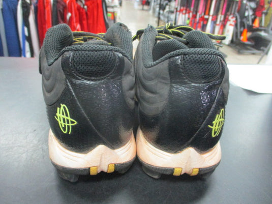 Used Nike Huarache Cleats Size 4.5