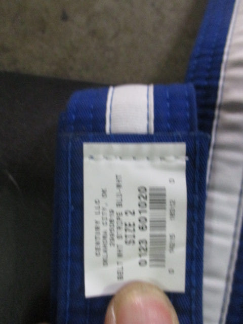 Load image into Gallery viewer, Used Blue/White Size 2 Karate Belt
