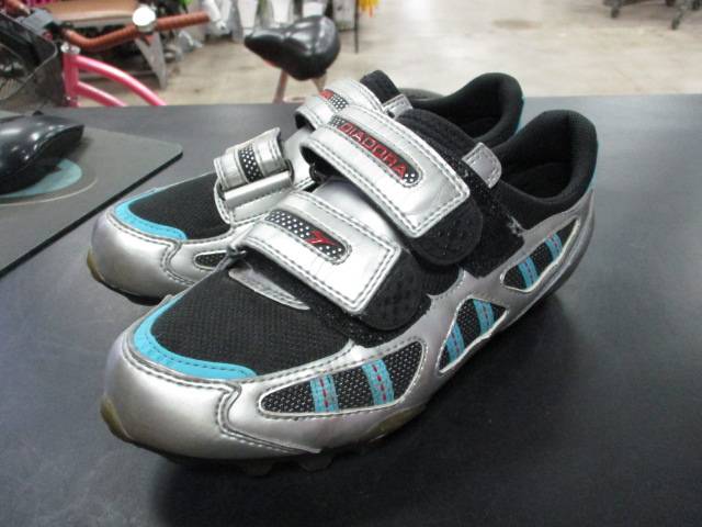 Load image into Gallery viewer, Used Diadora Cycling Shoes Size 7
