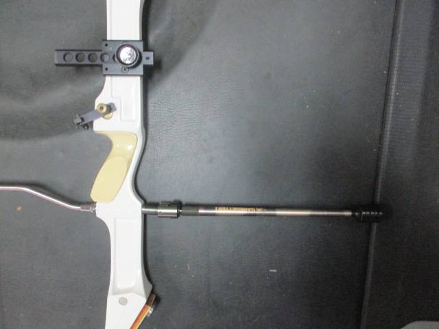 Load image into Gallery viewer, Used Easton Hoyt Pro-Medalist Archery Bow
