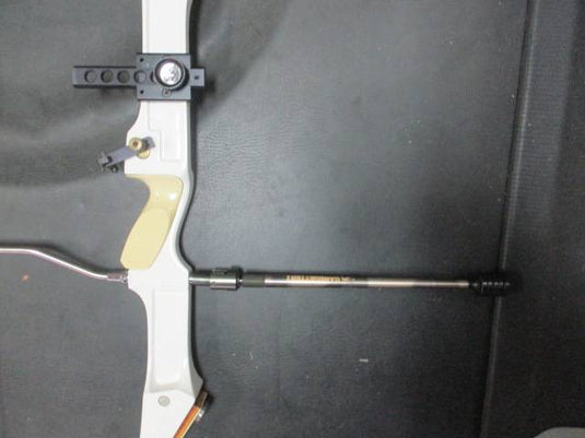 Used Easton Hoyt Pro-Medalist Archery Bow