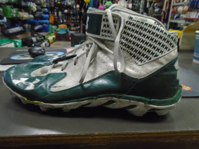 Load image into Gallery viewer, Used Under Armour Sz 16 Football Cleats
