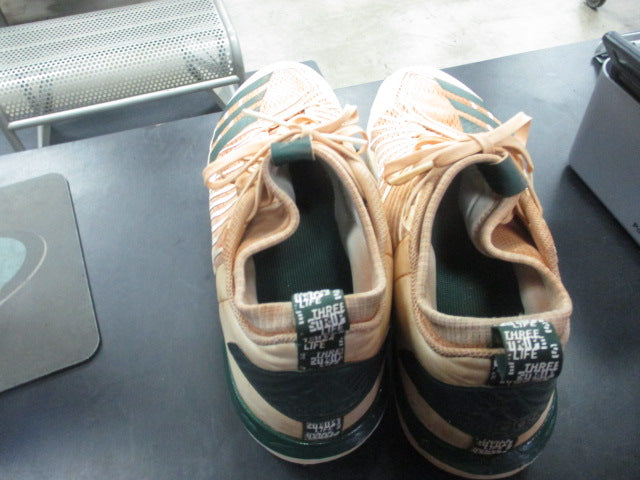 Load image into Gallery viewer, Used Adidas Metal Baseball Cleats Size 13.5
