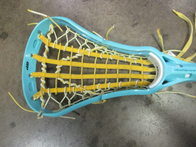 Load image into Gallery viewer, Used Women&#39;s DeBeer Complete Lacrosse Stick with Soft Feel Shaft
