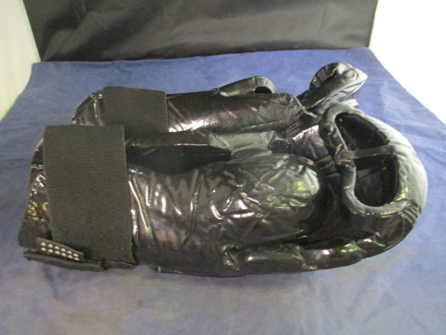 Load image into Gallery viewer, Used Black Foam Sparring Gloves
