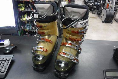 Load image into Gallery viewer, Used Rossignol Xena Ladies Size 6 Downhill Ski Boots
