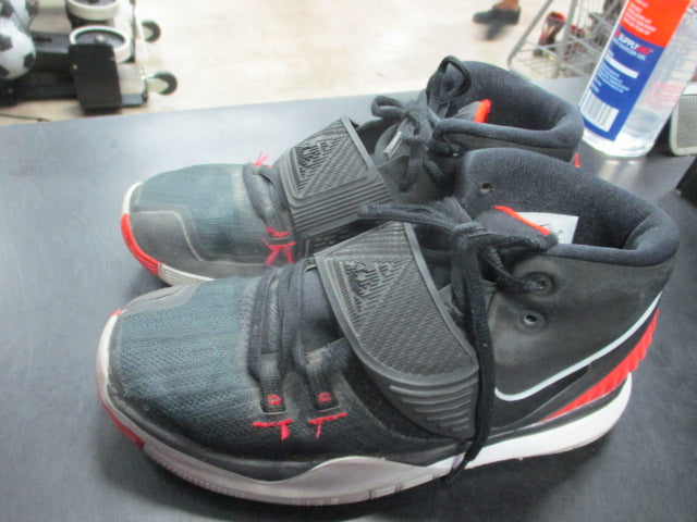Load image into Gallery viewer, Used Nike Kyrie Irving Basketball Shoes Size 4
