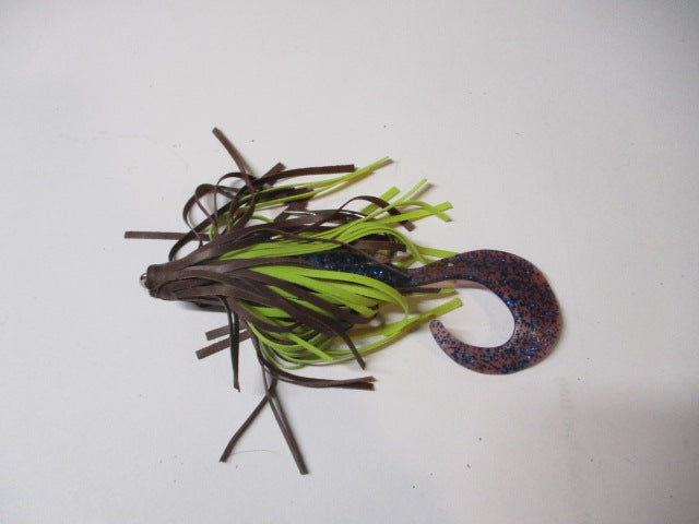 Load image into Gallery viewer, Used Brown Skirted Grub Tackle
