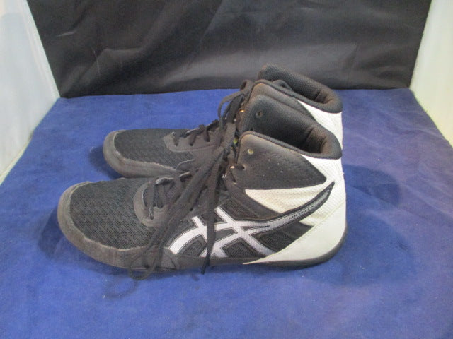 Load image into Gallery viewer, Used Asics Matflex 6 Wrestling Shoes Youth Size 5.5
