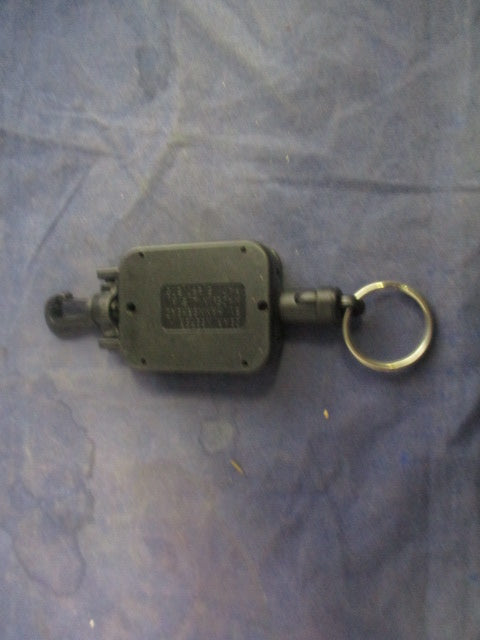 Load image into Gallery viewer, Used Hammerhead Mini Gear Keeper Retractor
