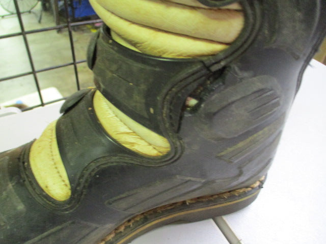Load image into Gallery viewer, Used MSR Motorcross Boots Youth Size 5 -cracked on ankles

