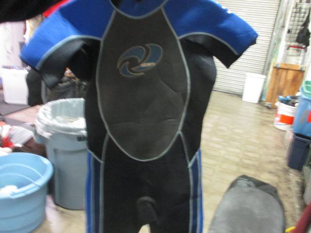 Load image into Gallery viewer, Used Realm Size 16 Shorty Wetsuit
