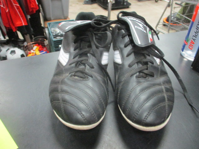 Load image into Gallery viewer, Used Diadora Soccer Shin Guards Size Large 5&#39;3&quot; - 5&#39;11&quot;
