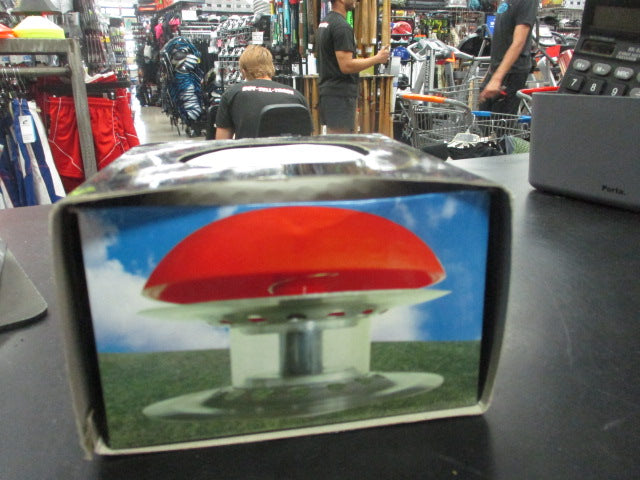 Load image into Gallery viewer, Used Fuller Cup Golf Putting Training Aid Made by Izzo
