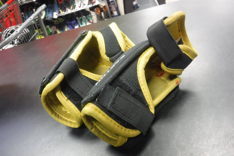Load image into Gallery viewer, Used Easton Stealth Youth Large Hockey Elbow Pads
