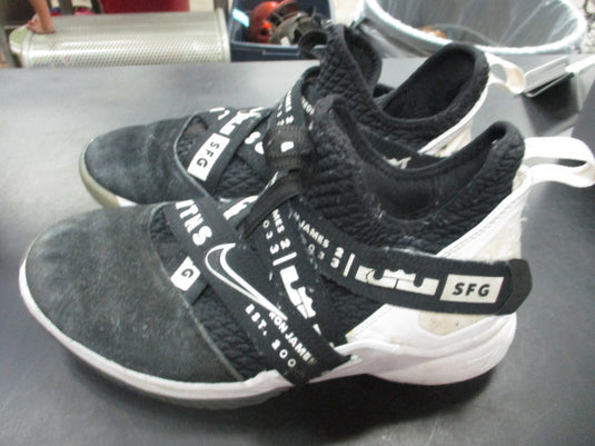 Used Nike Lebron Basketball Shoes Size 7