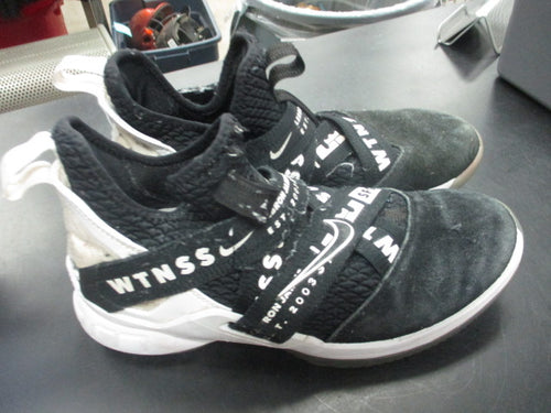 Used Nike Lebron Basketball Shoes Size 7