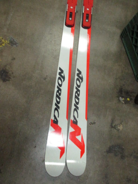 Load image into Gallery viewer, Used Nordica Doberman GSR 186cm World Cup Skis w/ Marker Race Plates
