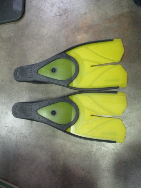 Load image into Gallery viewer, Used TYR Split Fins Swim Fins Size Medium 6-7 / 39-40
