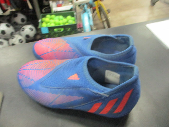 Load image into Gallery viewer, Used Adidas Predator Soccer Cleats Size 2
