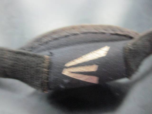 Load image into Gallery viewer, Used Easton Softball Chin Strap
